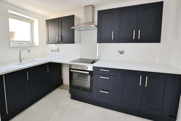 High Street, Town Centre - Image 2