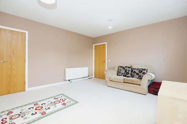 West Cotton Close, Northampton - Image 3