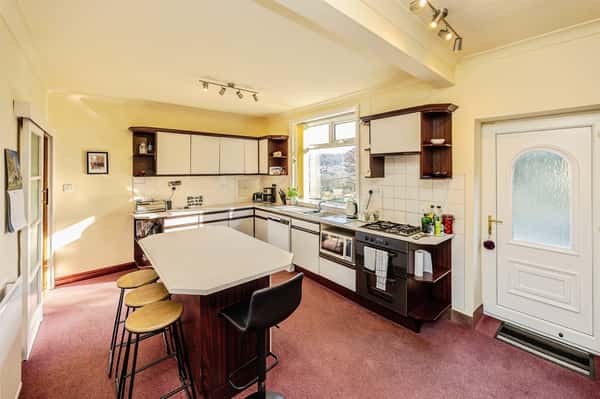 Rochdale Road, Halifax - Image 7