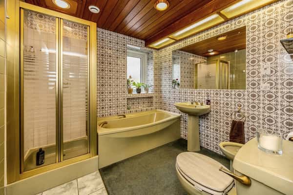 Rochdale Road, Halifax - Image 12