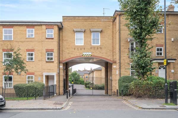 Deacon Mews, Islington - Image 1