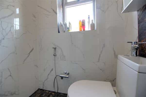 Beta Road, Farnborough - Image 7