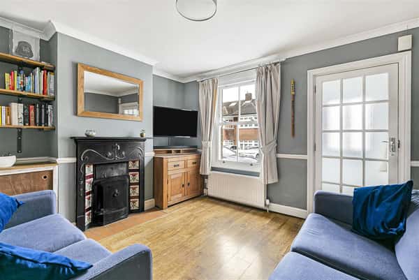 Priors Wood Road, Hertford Heath - Image 2