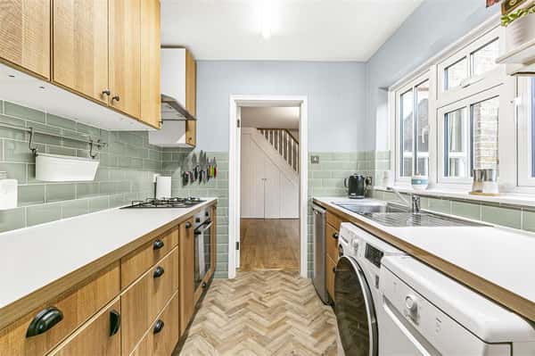 Priors Wood Road, Hertford Heath - Image 4