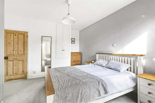 Priors Wood Road, Hertford Heath - Image 17