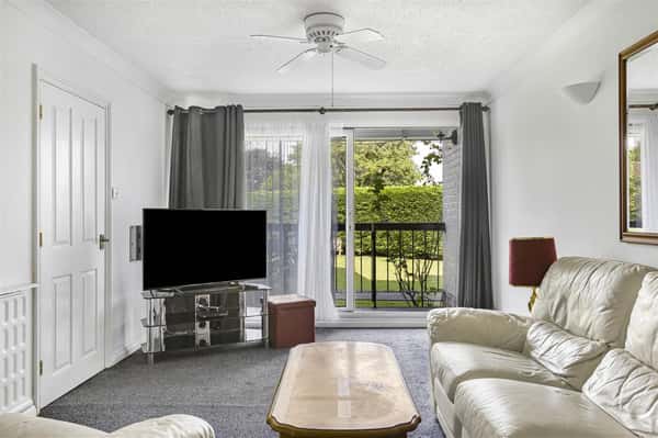 The Spinney, Hertford - Image 9