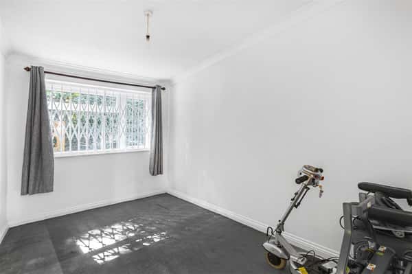 The Spinney, Hertford - Image 13