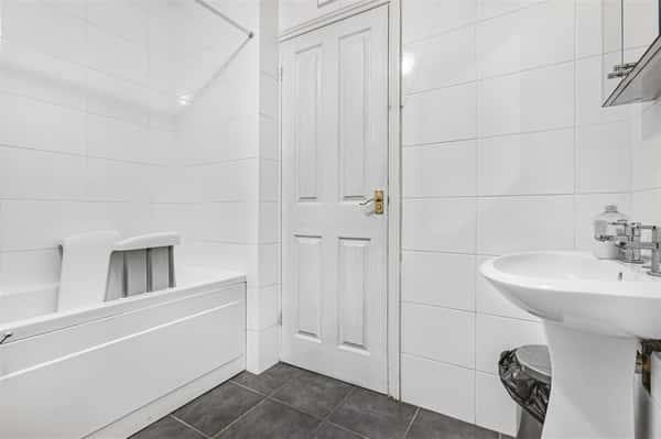 The Spinney, Hertford - Image 16