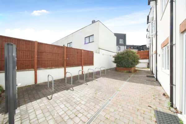 Collingdon Street, Luton - Image 2