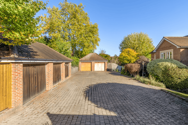 Arthur Road, Wimbledon - Image 12