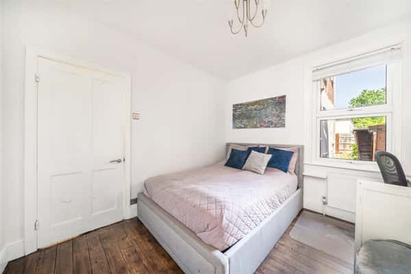 Kingston Road, Raynes Park - Image 8