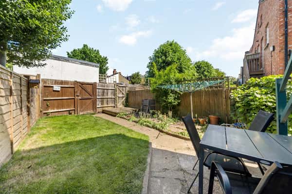 Kingston Road, Raynes Park - Image 13