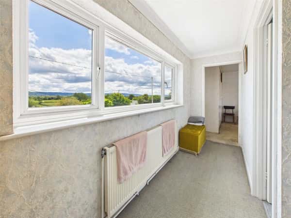 Main Road, Gloucester - Image 15