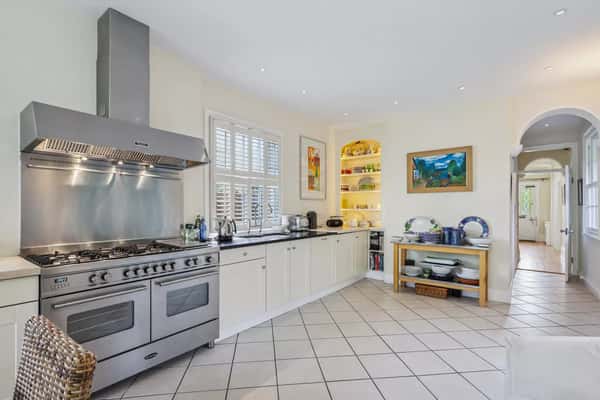 Palace Road, East Molesey - Image 6