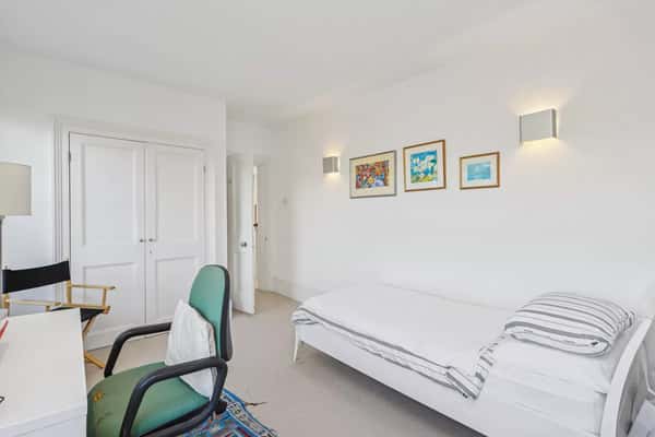 Palace Road, East Molesey - Image 13