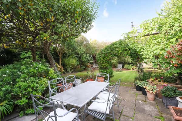 Palace Road, East Molesey - Image 16