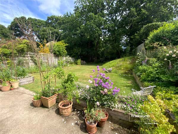 Shelley Close, Highcliffe - Image 2