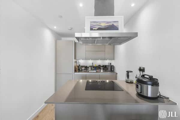 Stratosphere Tower, Great Eastern Road, London - Image 9