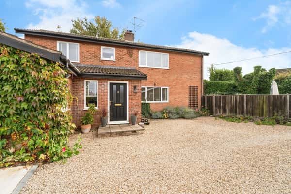 Copper Beech Close, Fakenham - Image 1