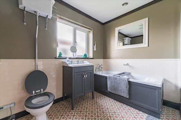 New Road, Great Yarmouth - Image 19