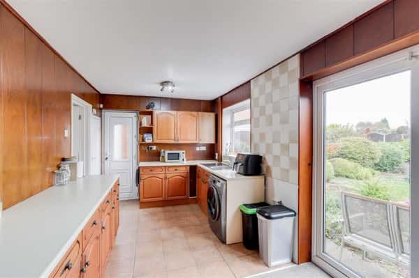 Shortwood Avenue, Hucknall - Image 5