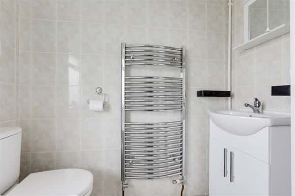 Shortwood Avenue, Hucknall - Image 14