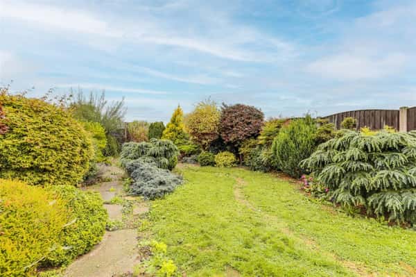 Shortwood Avenue, Hucknall - Image 16