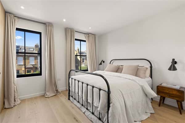 Arlington Road, Teddington - Image 7