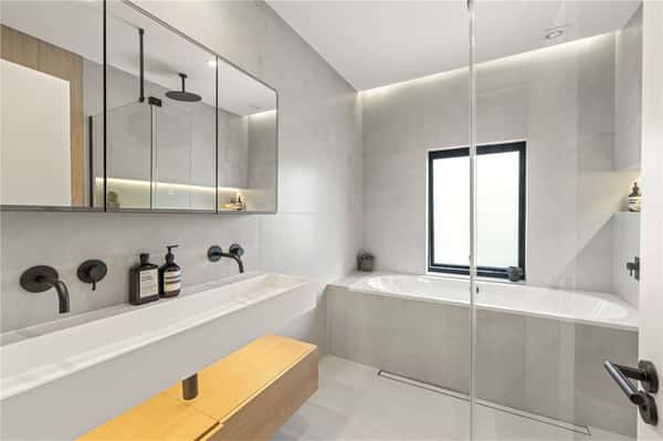 Arlington Road, Teddington - Image 10