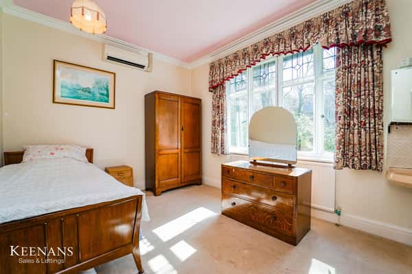 Bury Road, Rawtenstall - Image 13