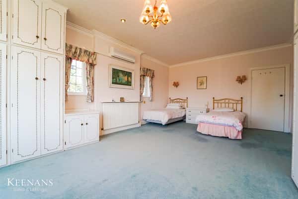 Bury Road, Rawtenstall - Image 14