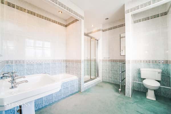 Bury Road, Rawtenstall - Image 15