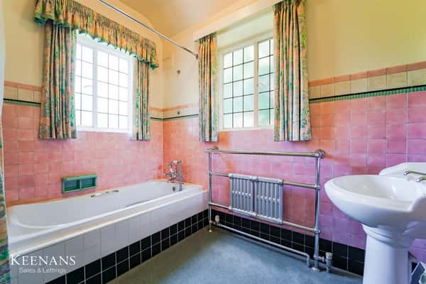 Bury Road, Rawtenstall - Image 17