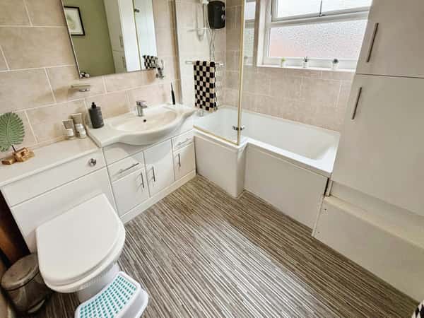 Gainsborough Road, Scotter - Image 12