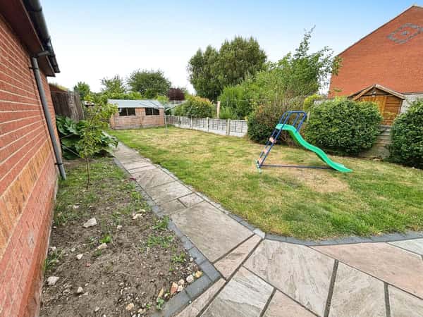 Gainsborough Road, Scotter - Image 14