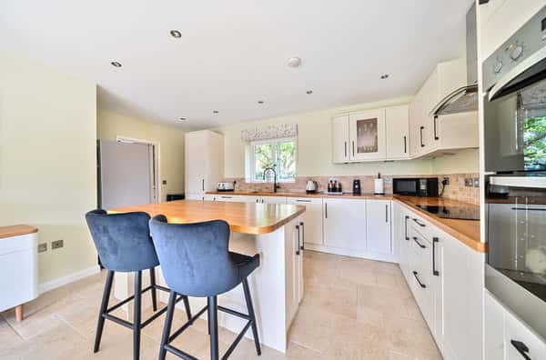 Glastonbury Road, West Pennard - Image 3