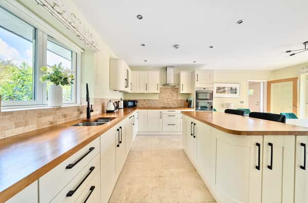 Glastonbury Road, West Pennard - Image 6