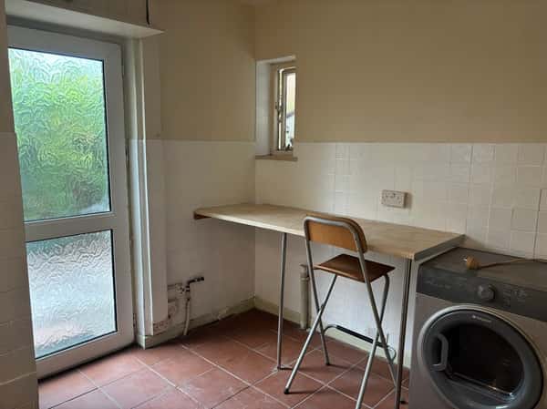 High Street, Wells - Image 10