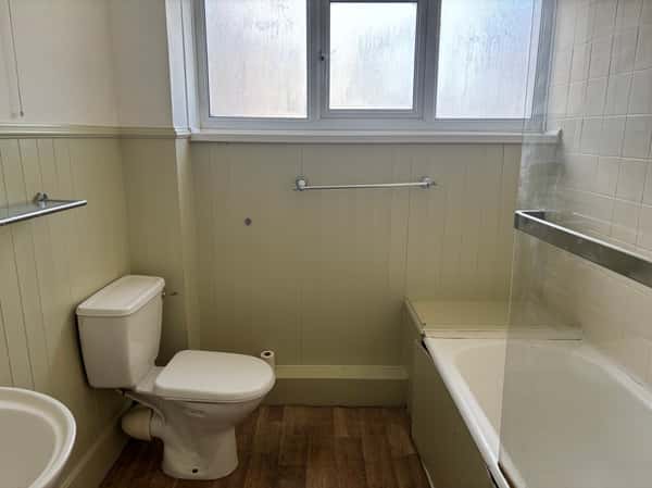 High Street, Wells - Image 16