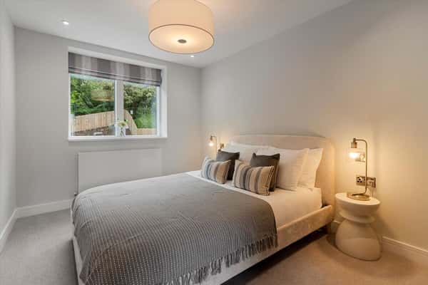 Palace Gardens, Torquay - Image 8