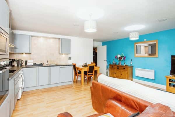 Audley Court, Southend On Sea - Image 11