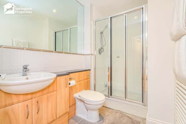 London Road, Ascot - Image 4