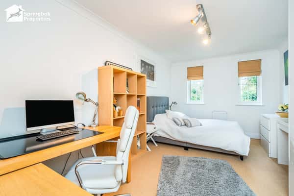 London Road, Ascot - Image 5