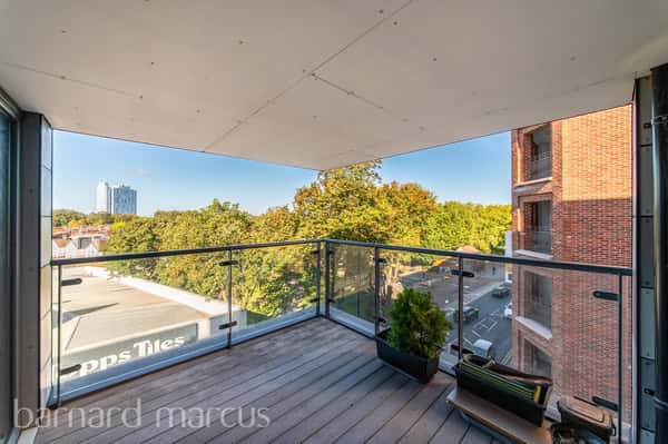 High Street, Sutton - Image 4