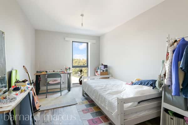 High Street, Sutton - Image 9