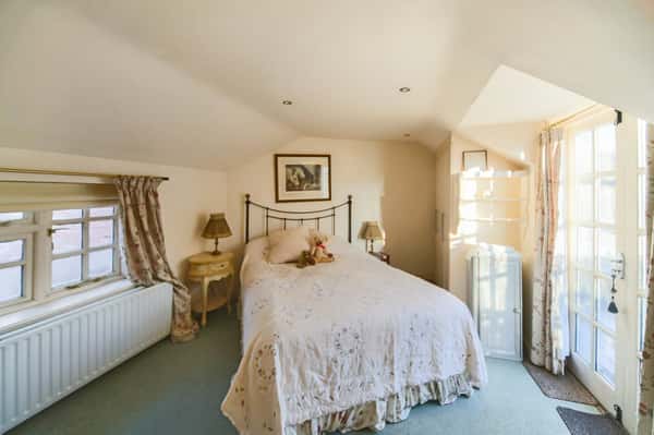 Burton Square, Tarporley - Image 8