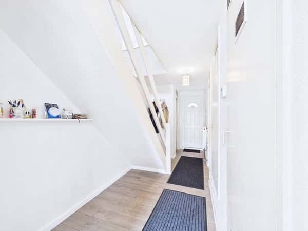 Verbena Close, South Ockendon - Image 7