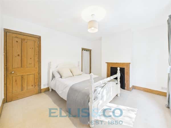 Vale Road, Tonbridge - Image 6