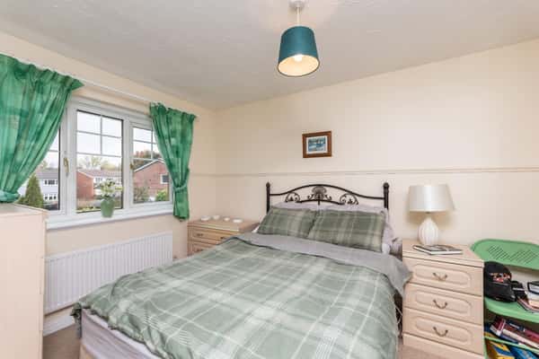 Glen Court, Castleford - Image 13