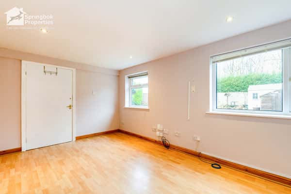 Gale Avenue, Warrington - Image 7